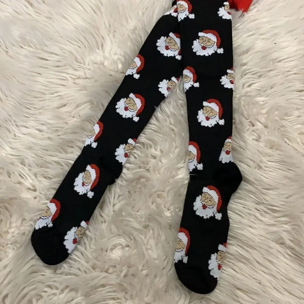 SOCKS CHRISTMAS NWOT SANTA DETAIL‎ 2 PAIRS
